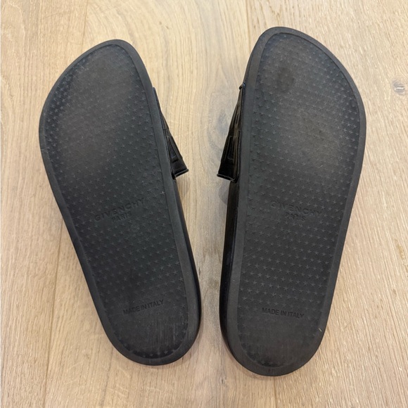 Givenchy Women’s Rubber Slides - Picture 5 of 5